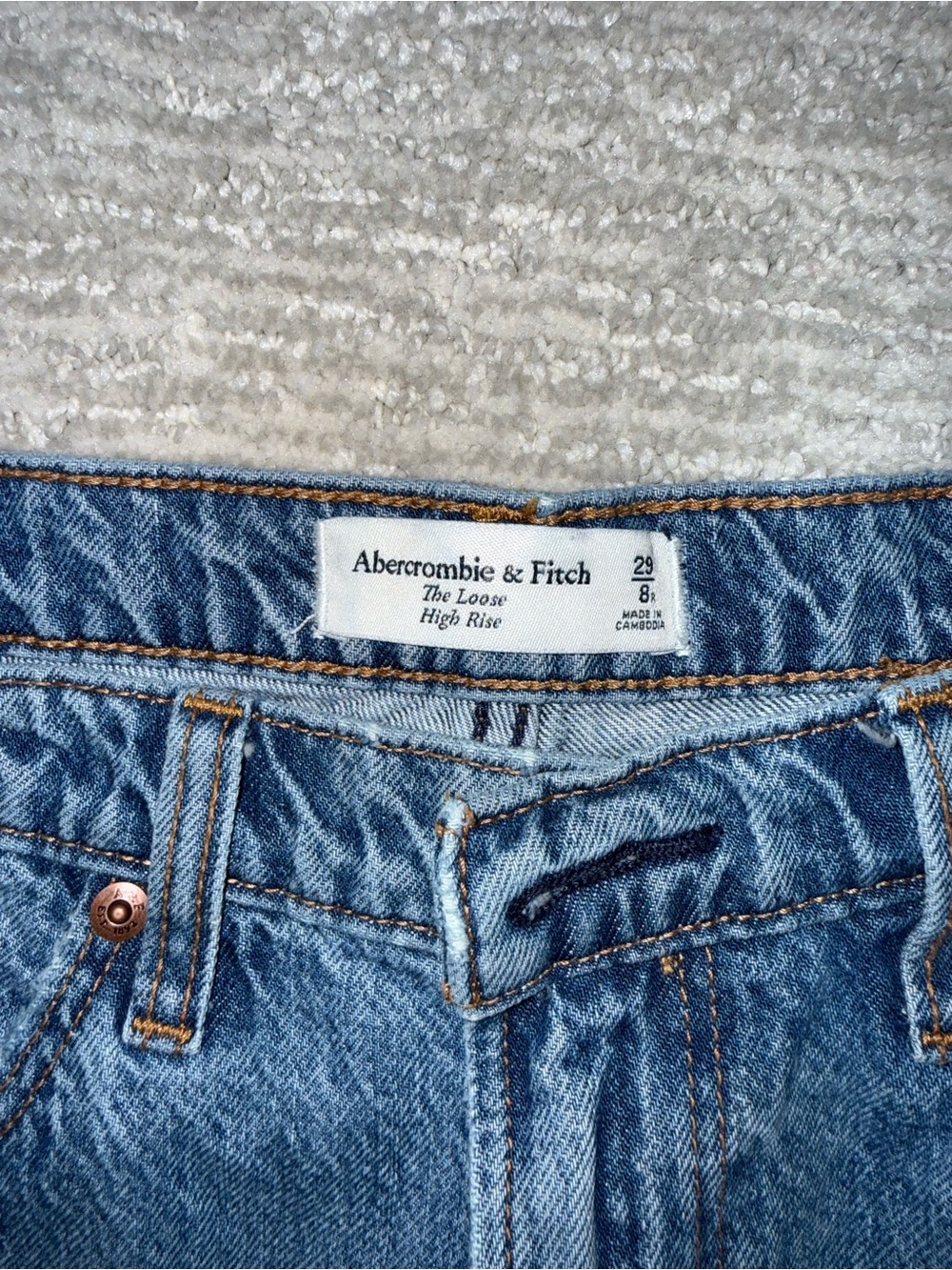 Abercrombie & Fitch loose high rise jeans - Picture 2 of 4